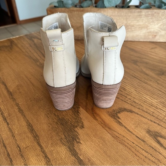 Toms Everly Cutout Block Heel Ankle Booties Beige Leather Size 7.5 Women’s Shoes - Picture 4 of 10